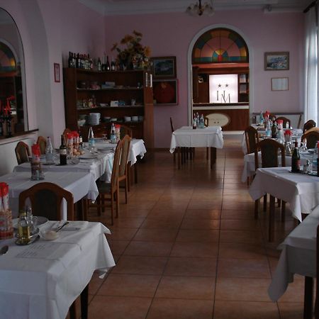 Hotel Mignon 50 Mt Dalla Spiaggia E Dall'Isola Pedonale 알라시오 외부 사진