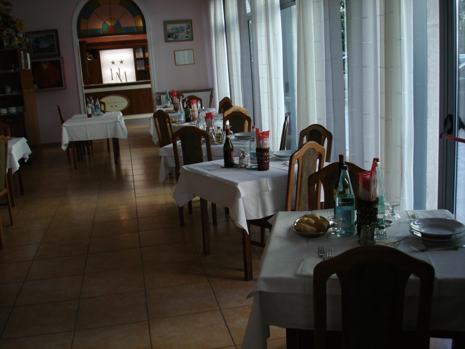 Hotel Mignon 50 Mt Dalla Spiaggia E Dall'Isola Pedonale 알라시오 외부 사진