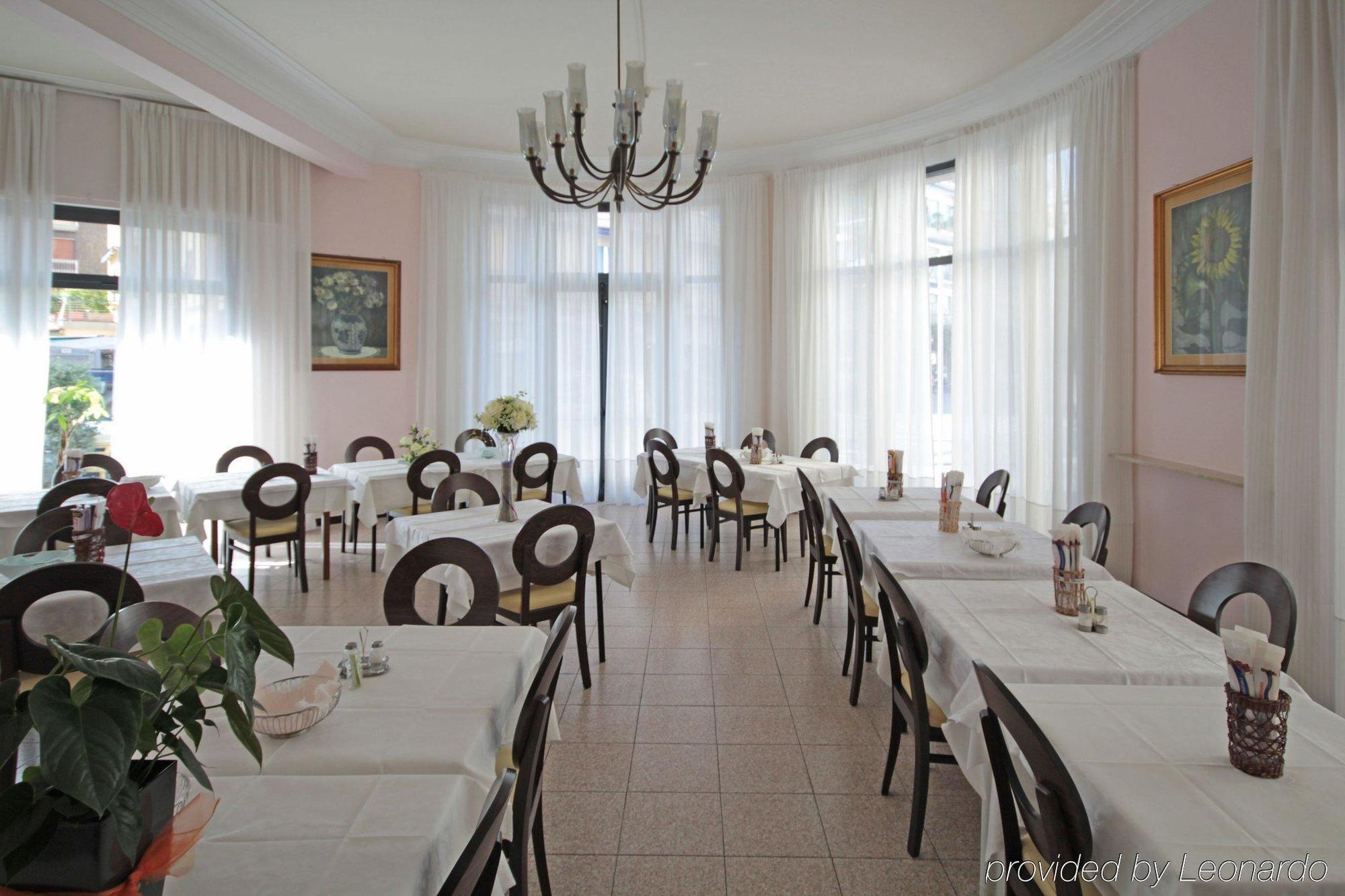 Hotel Mignon 50 Mt Dalla Spiaggia E Dall'Isola Pedonale 알라시오 외부 사진